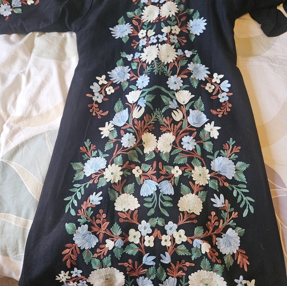 BEAUTIFUL embroidered jacket. - Picture 2 of 2